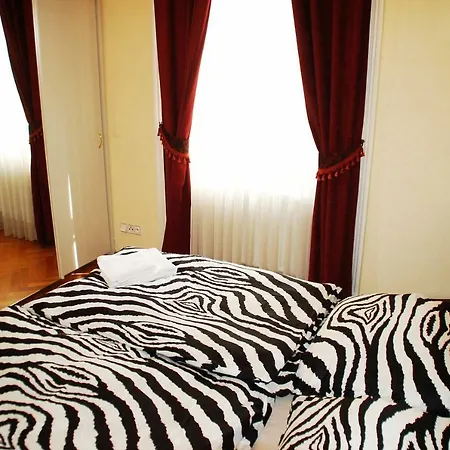 Melantrichova Apartment *